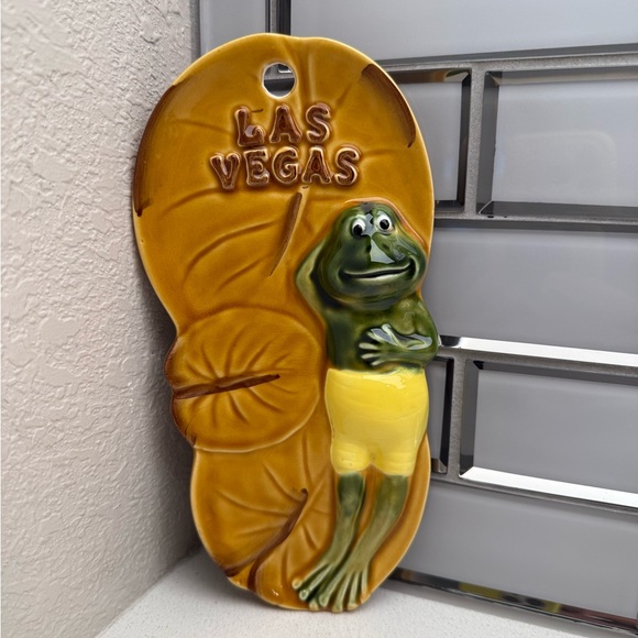 Vintage 1950s 1960s Frog Plaque Las Vegas Glazed Ceramic Made in Japan Lily Pad - Picture 2 of 14